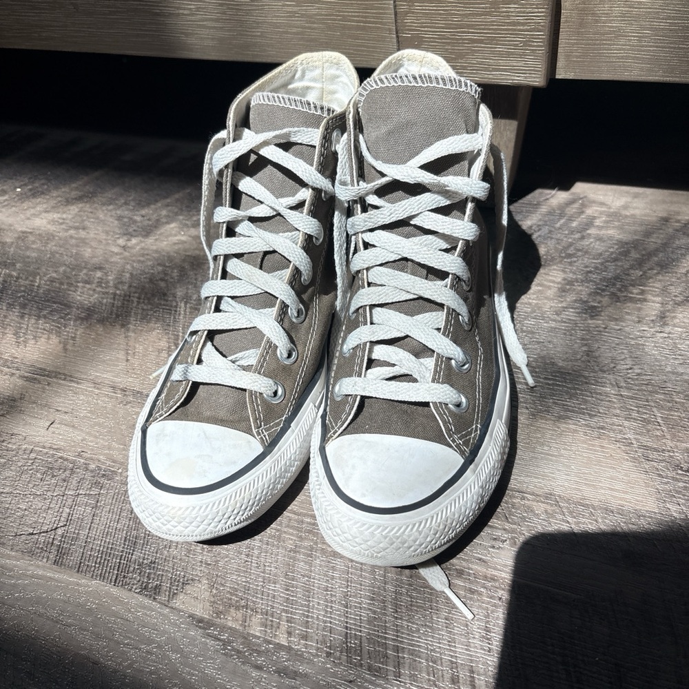 Greyish green high top chuck taylor converse 6.5 women